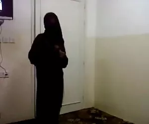 ragazzi sexy striscia e masturbano sulla macchina fotografica