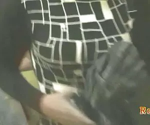 madre e non sua figlia d'abbronzatura