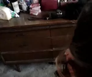 bimbo bionda ama farsi sbarazzarsi della sua undies e stringendo le sue tette