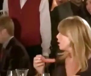 ragazza di Youn self fisting