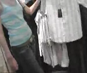 sporca vecchia troia bionda giocando con il suo dildo