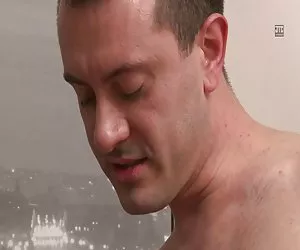 La madre ignora sua figlia