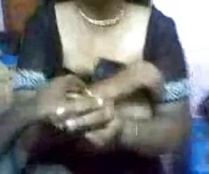 Due maledetti sexy puttane godere di tre cazzi