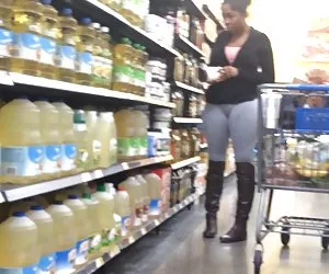 Bella teen in occhiali scopata