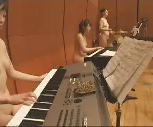 Dolce bionda ha un sacco di sperma gocciola fuori del suo asino