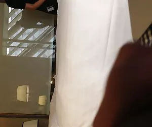 Dolly golden spruzzando per attaccarla