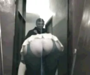 mamma passo parlata nel dare il suo figlio passo un pompino