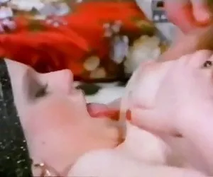 fidanzata amatoriale tettona succhia e scopa con sborrata facciale