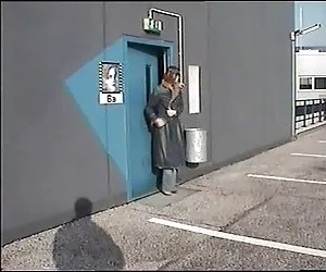 studentessa bionda giocherellona