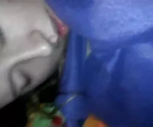 adolescente succhia cazzo