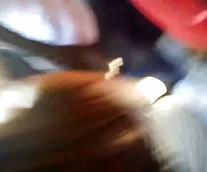 giovane teen bruna succhia e scopa vecchio gallo