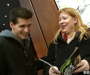 pazzo vecchia mamma ottiene gallo scopata e sesso pompino ufficio