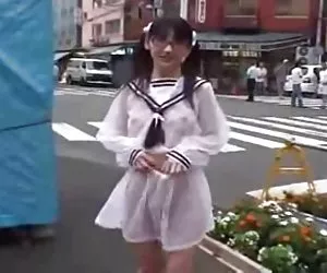 Kim ottenendo un massiccio facciale