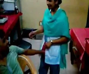 Spyvideo - teenie facendo pompino