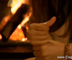 tre pulcini busty lesbian gemere mentre godendo viziosa sesso giocattolo