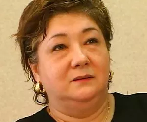 Petite amatoriale brunette hard doppia penetrata