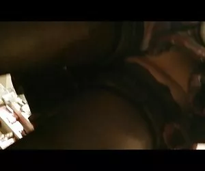 Upskirt con calza e una bella Culotte