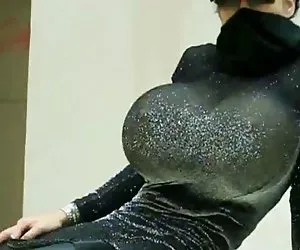 sindee jennings scopa un enorme gallo