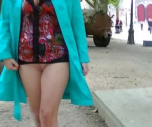 Teenager bionda bottino lavorando con fitball. tette cameltoe n!