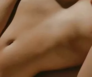 madre scopa la migliore amica di sua figlia