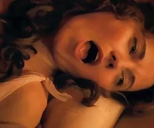 Valentine demi interracial milf e gallo morso