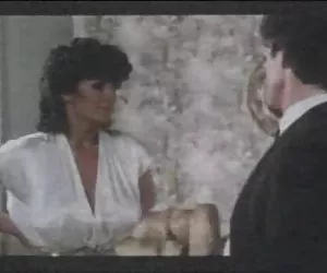 Elle aime sentir une morso entre les jambes!