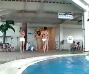 Grassa lesbica orgia