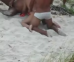 Busty redhead ama due grandi cazzi