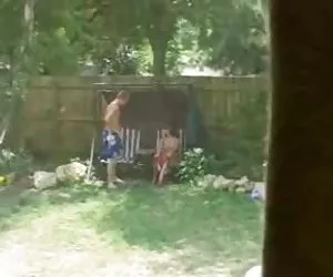 moglie sudafricana bianca entra a far parte del partito di bbc