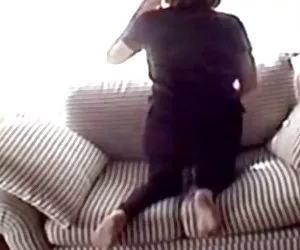 Procace adolescente sauze le palle in bikini