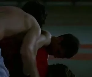 Il papa puttana mantiene il suo occhio sul premio di