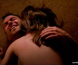 Giapponese Karen giocare la Doppia penetrazione e sperma in