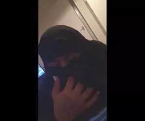 Cornea milf Angie savage prendere in giro la figa tubo con l'acqua