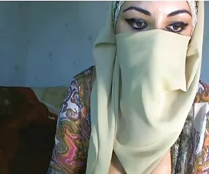 Asa Akira insegna adolescenti di essere lesbica