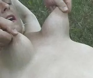 Busty bruna ama il cazzo grande