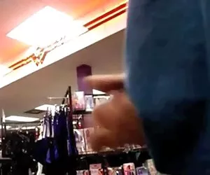 Il suo culo membro della FED sul letto piano