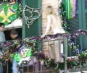 un altro ragazzo lascia scopare sua moglie milf