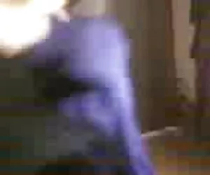 soprano Isabella scopata sul lavandino del bagno.