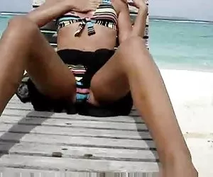 maturo slut con grandi tette scopata da dietro sul pavimento