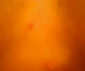 Milfs accarezzare e succhiare cazzi in spiaggia