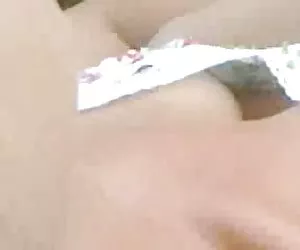 vestito per anale con una massiccia ingoio