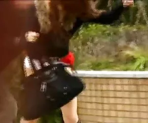 ragazza bianca spessa ama cazzo nero interrazziale duro nella sua fica rasata