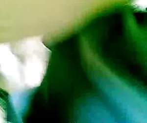 busty babe ebano succhiare gallo bianco e ottenere sborrata facciale