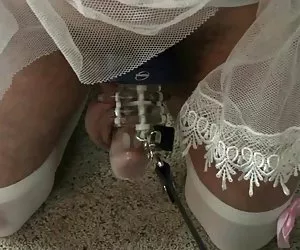 sperma sulle sue tette mentre mi scopare il culo