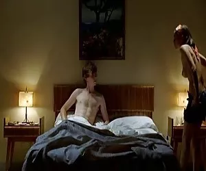 Lei è conati di vomito e soffocamento per molti cazzi neri