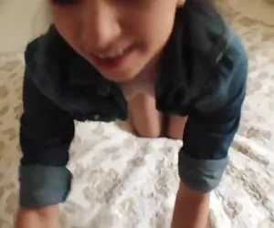 calda giovane moglie mi dà un pompino