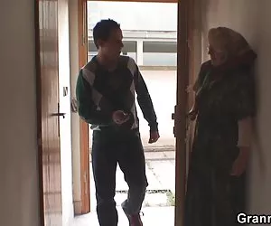 europeo babe prende gallo in tutti i suoi buchi