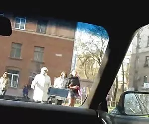 ragazzi e chubby nonna tany