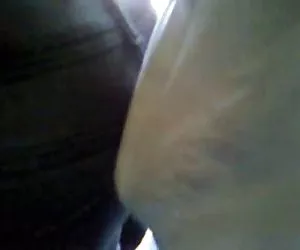 frizzante bionda ama toccare le sue tette succose