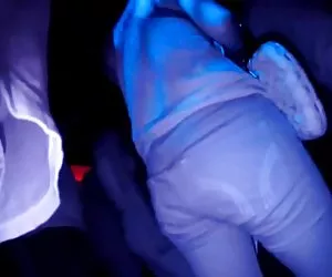 culo adolescente di Candido nudista nudo sulla spiaggia pubblica